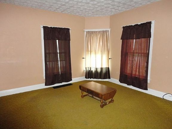 4th image of 202 Franklin Pl