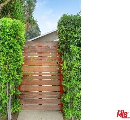 3rd image of 3346 Casitas Ave