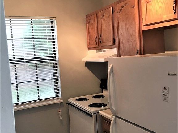 2nd image of 1546 Diuguid Dr APT C