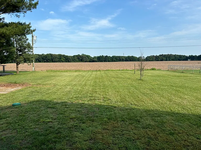 636 Hammond Dr — Photo 15