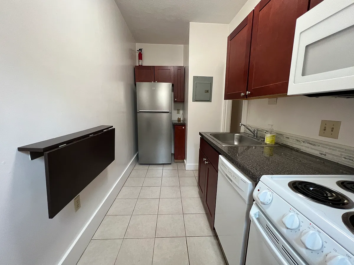 Building Photo - 1677 Commonwealth Ave #15