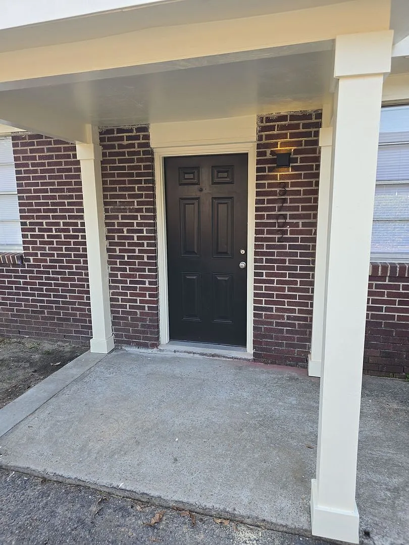 3702 Live Oak St — Photo 2
