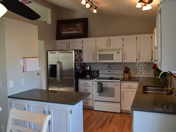 3rd image of 4311 N 147th St
