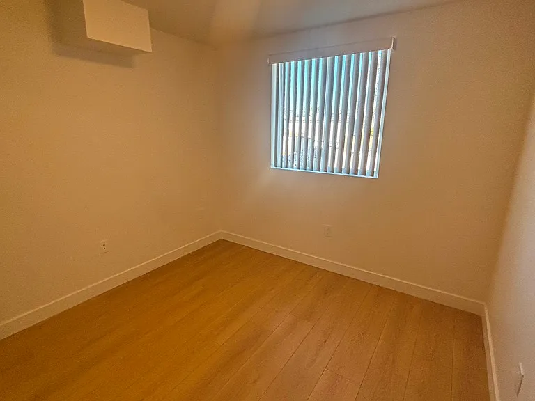 4327 Honduras St — Photo 14