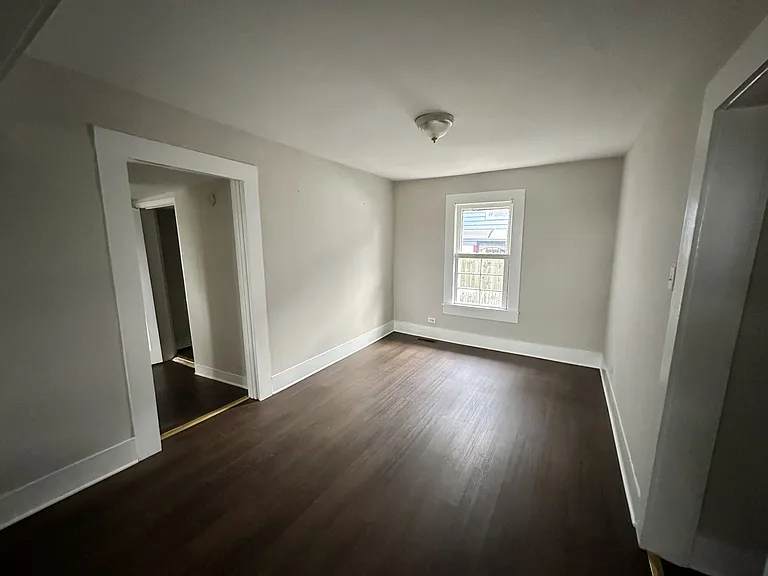 1249 Waverly St — Photo 9
