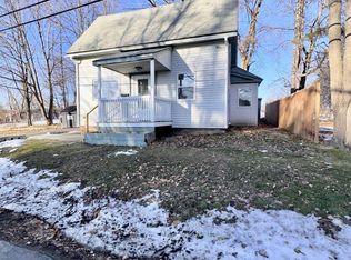 9 Perkins St, Madison, ME 04950