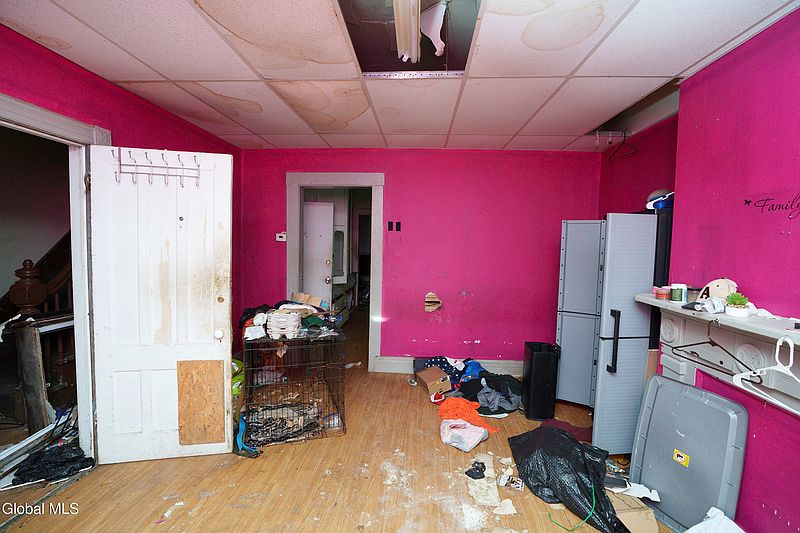 5th image of 189 Elk Street