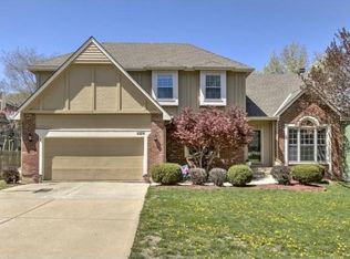 8324 Acuff Ln, Lenexa, KS 66215
