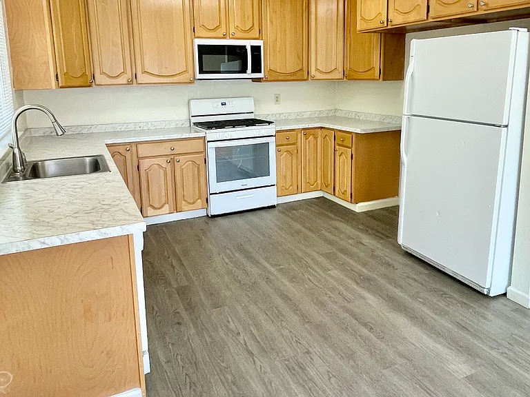 501 Myrtle Ave — Photo 7