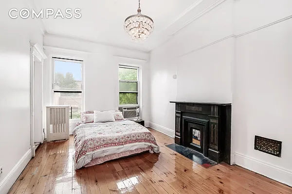 Rented by Compass | media 9