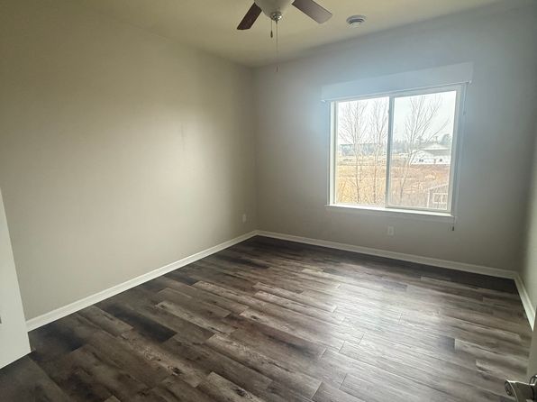 1951 N James St APT 305