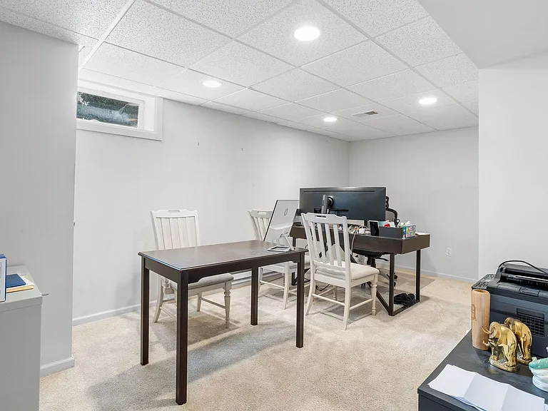 81 Kirkwood Dr — Photo 20