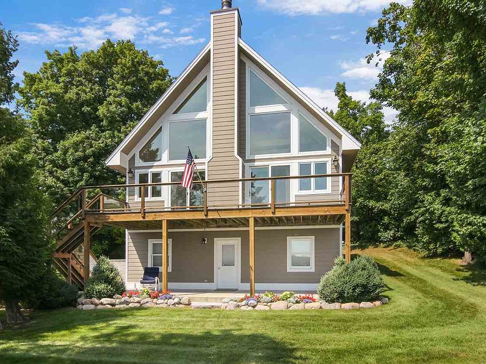 1390 N Manitou Trl W, Leland, MI 49654 Zillow