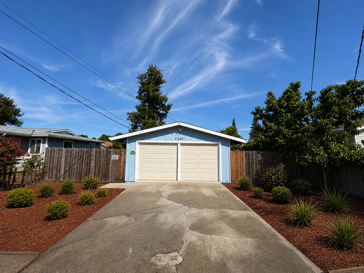 3 bed, 1000 sqft, $4,350 — Photo 1
