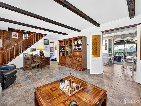 4th image of 29 Ormont Ln