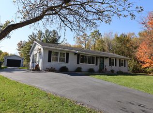 2257 Saint Joseph Ln, Valparaiso, IN 46385