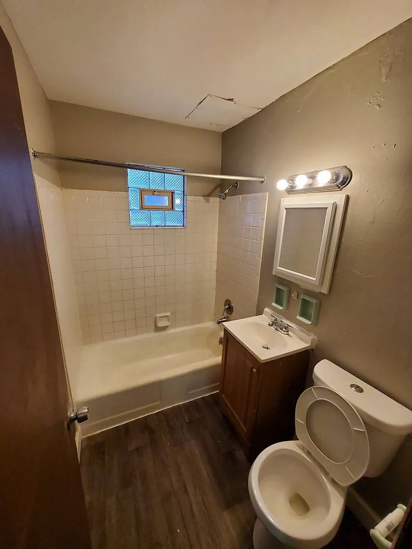 8200 W Villard Ave. (4 Unit) — Photo 3