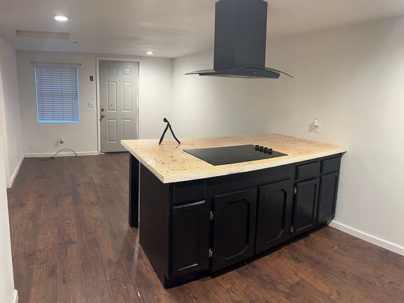 5th image of 282 Santiago Ave #B