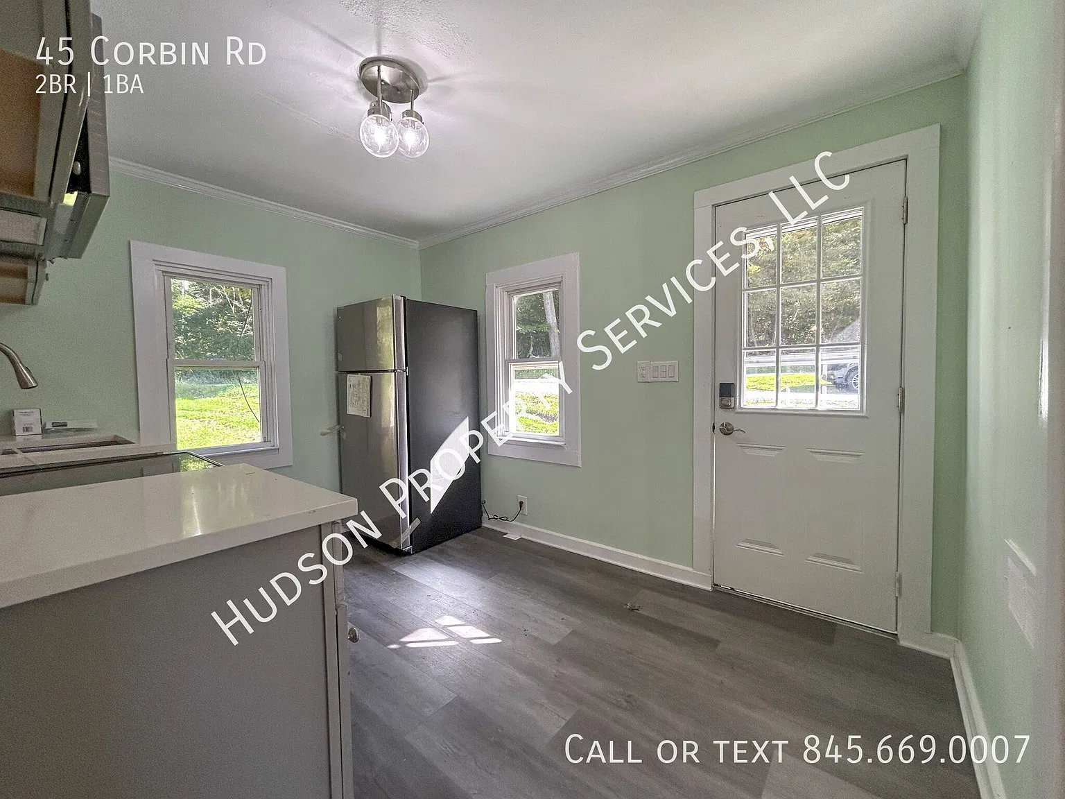 Fantastic Updated Cottage For Rent in Dover — Photo 3