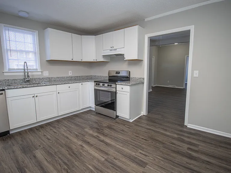 1420 Franklin St — Photo 9