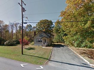 24 Stickles Pond Rd, Newton, NJ 07860