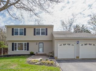 188 Luther Dr, Manchester, NJ 08759