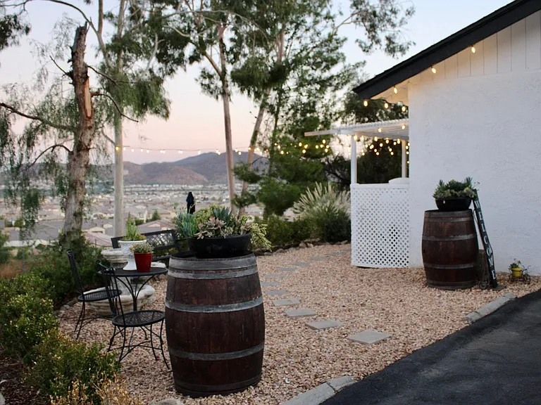 24201 Conejo Dr — Photo 3