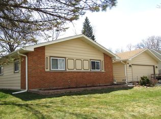 585 Jamison Ln, Hoffman Estates, IL 60169