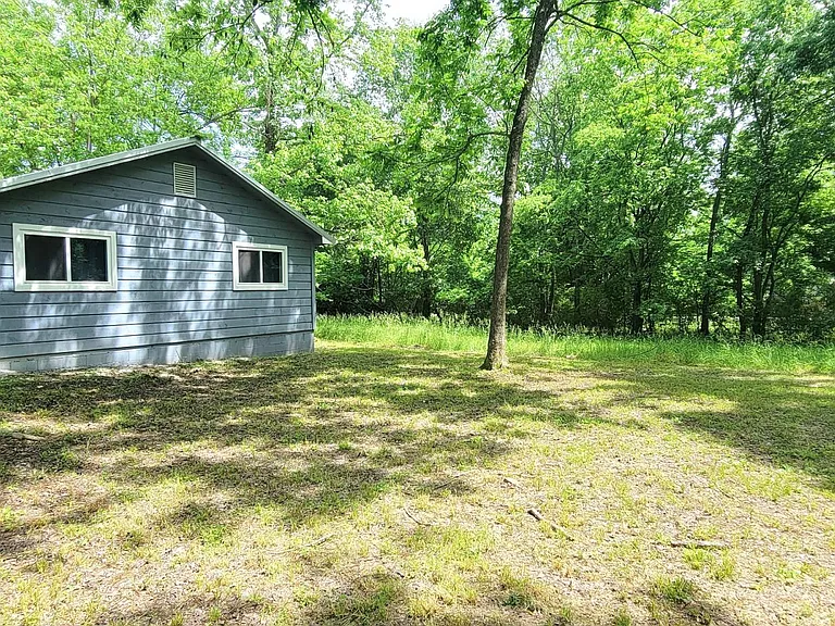 1007 Campbell St — Photo 3
