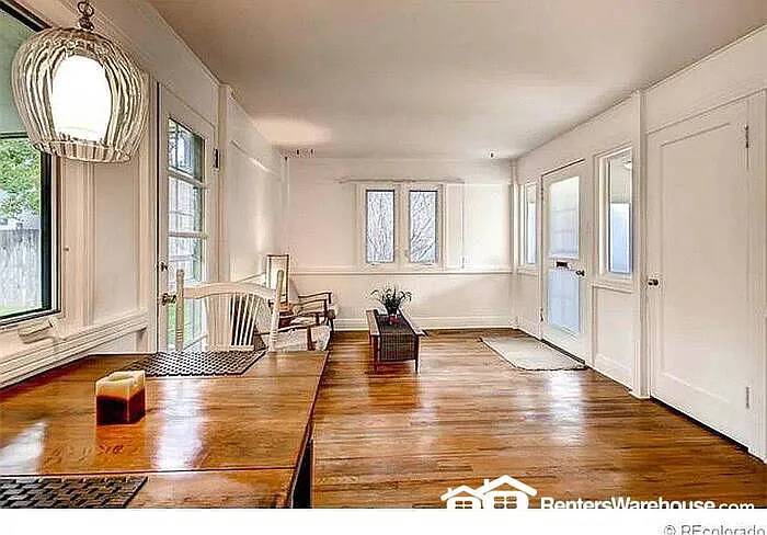 3030 S Bellaire St — Photo 1