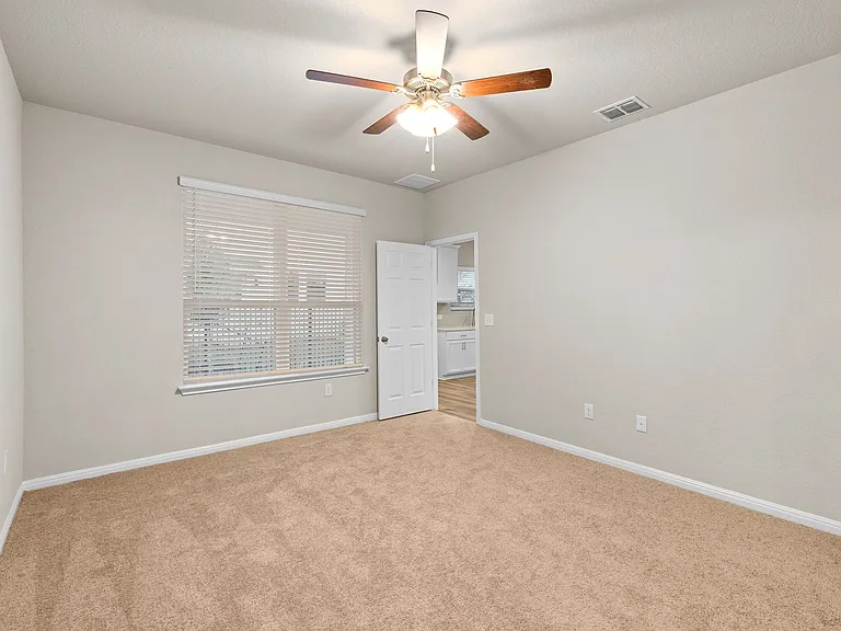 1156 Autumn Heather Dr — Photo 13