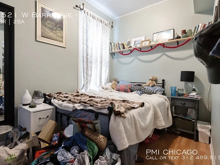 1521 W Barry Ave #2 — Photo 8