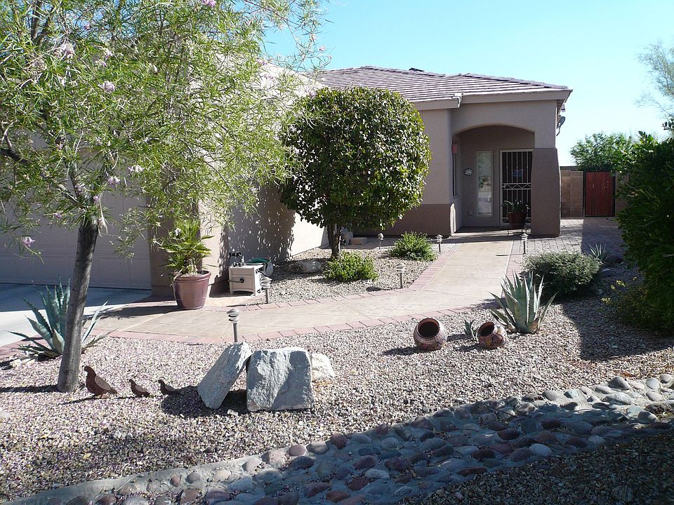 Easy care frt landscaping