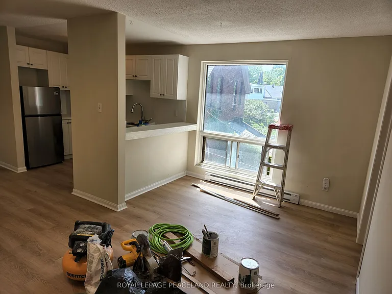 556 Spadina Cres #5 — Photo 5