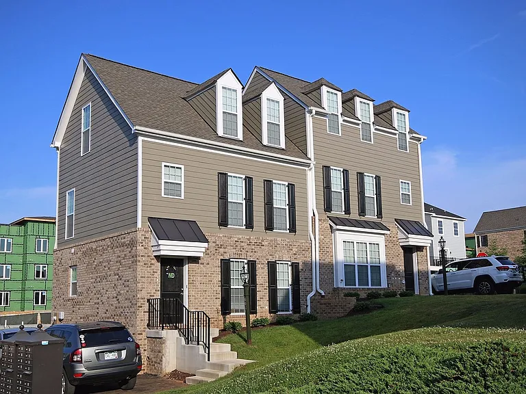 665 Wheatfield Ct — Photo 1