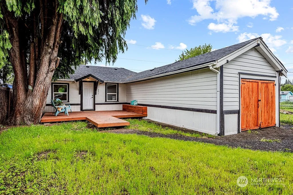 271 24th Avenue photo 1