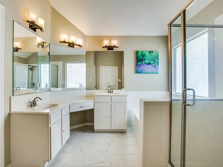 3021 Sawtooth Dr — Photo 2