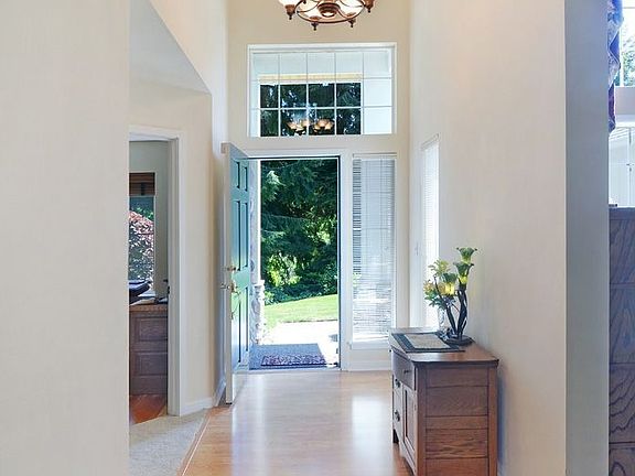 Elegant front hall