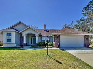 62 W Hanging Moss Ct, Beverly Hills, FL 34465