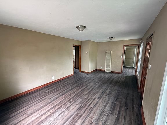 3rd image of 4340 SE 20th St