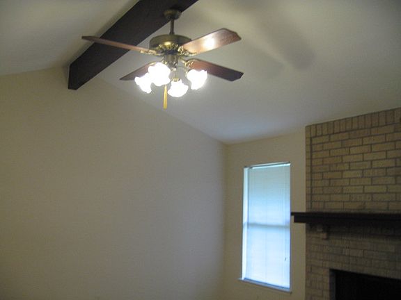 3rd image of 839 Twilight Dr