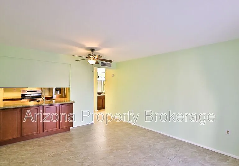 3033 E Devonshire Ave #2020 — Photo 7