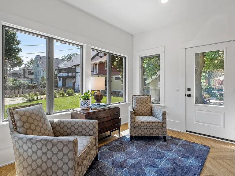 1310 Lake Dr SE — Photo 15
