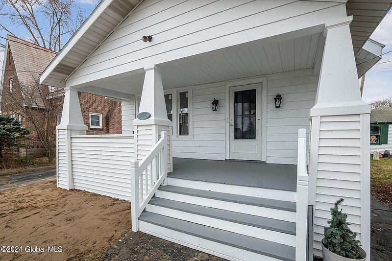 2nd image of 1426 Sumner Avenue