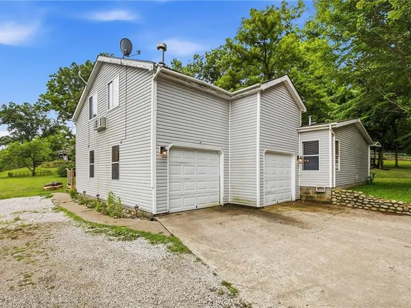 159 & 160 T St, Lees Summit, MO 64086