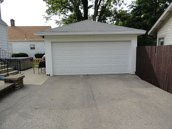 5th image of 2250 Willowgrove Ave
