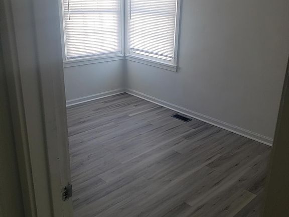 3rd image of 1615 N Janney Ave
