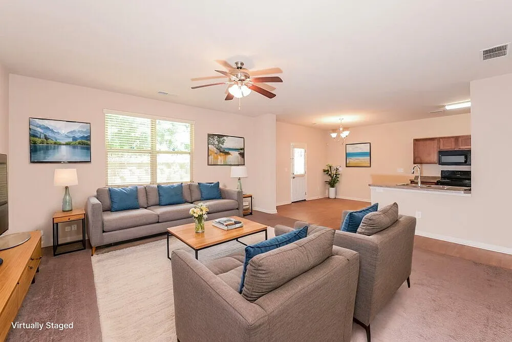 4 bed, 2.5 bath, 2024 sqft, $2,100 — Photo 4