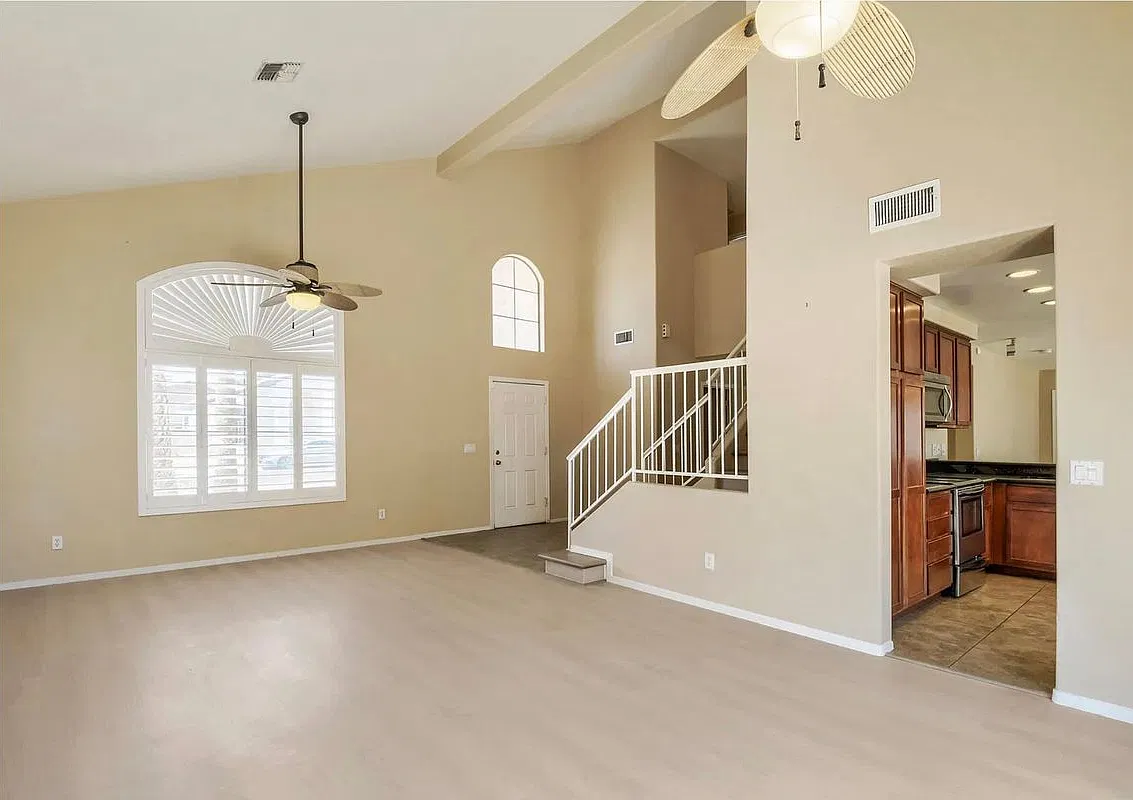 4 bed, 3.0 bath, 2400 sqft, $3,100 — Photo 1