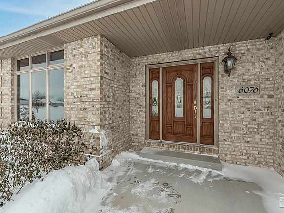 Charming covered front porch.